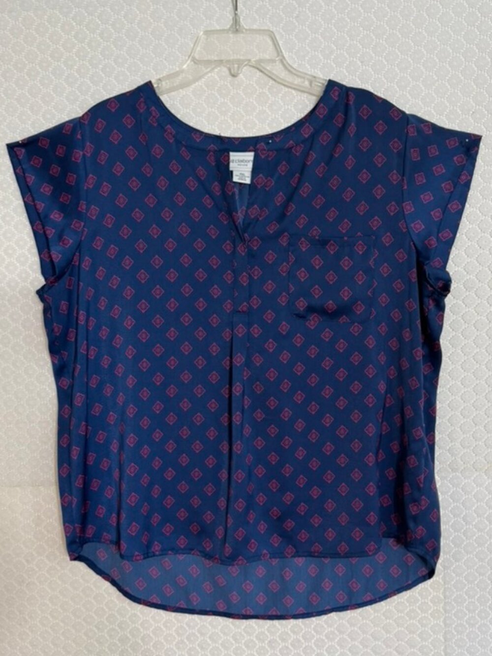Liz Claiborne Navy Cap Sleeve Blouse -V Neck, Red Diamond Print, Pocket Sz XLP